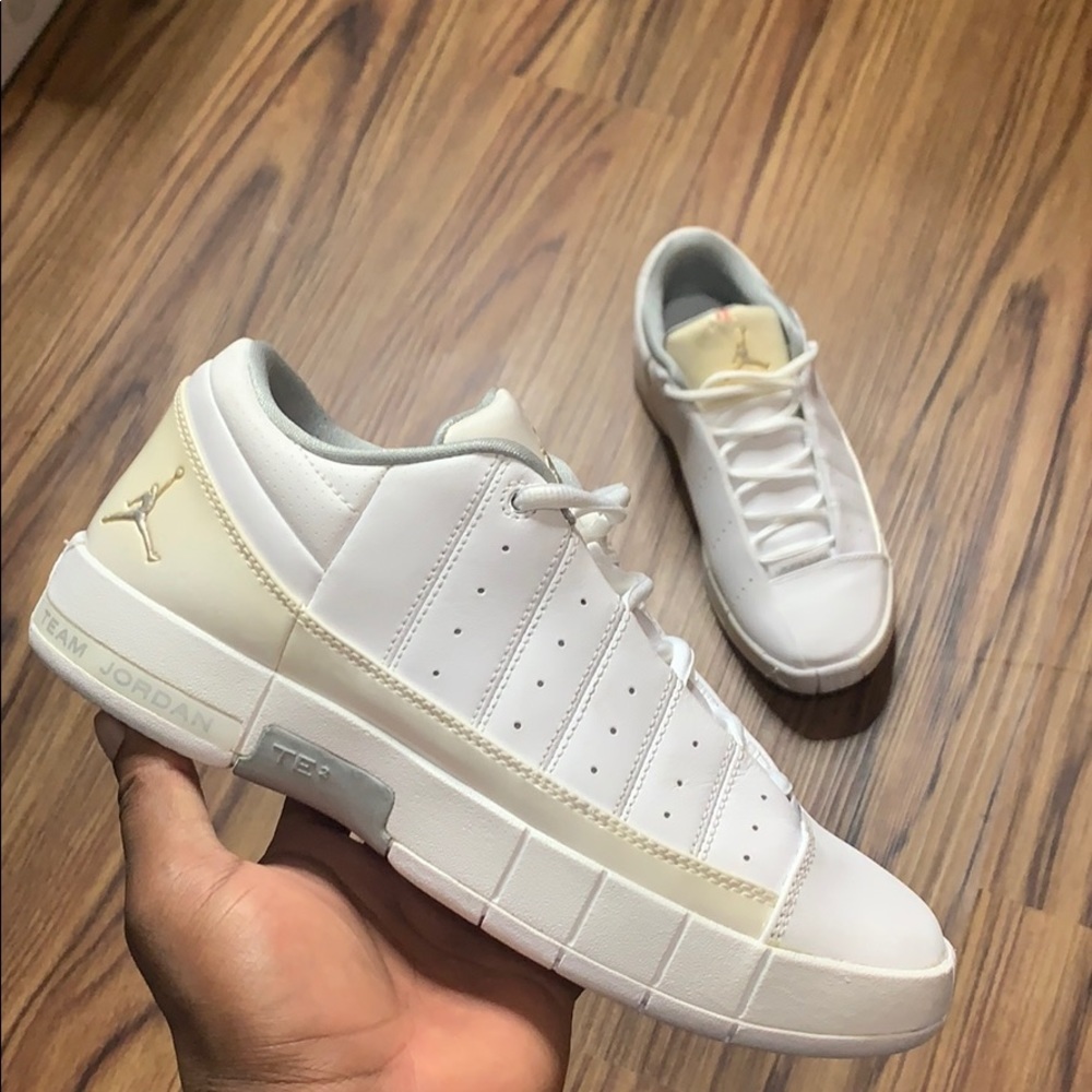 Air Jordan Team Elite 2 Low Youth (New Condition)